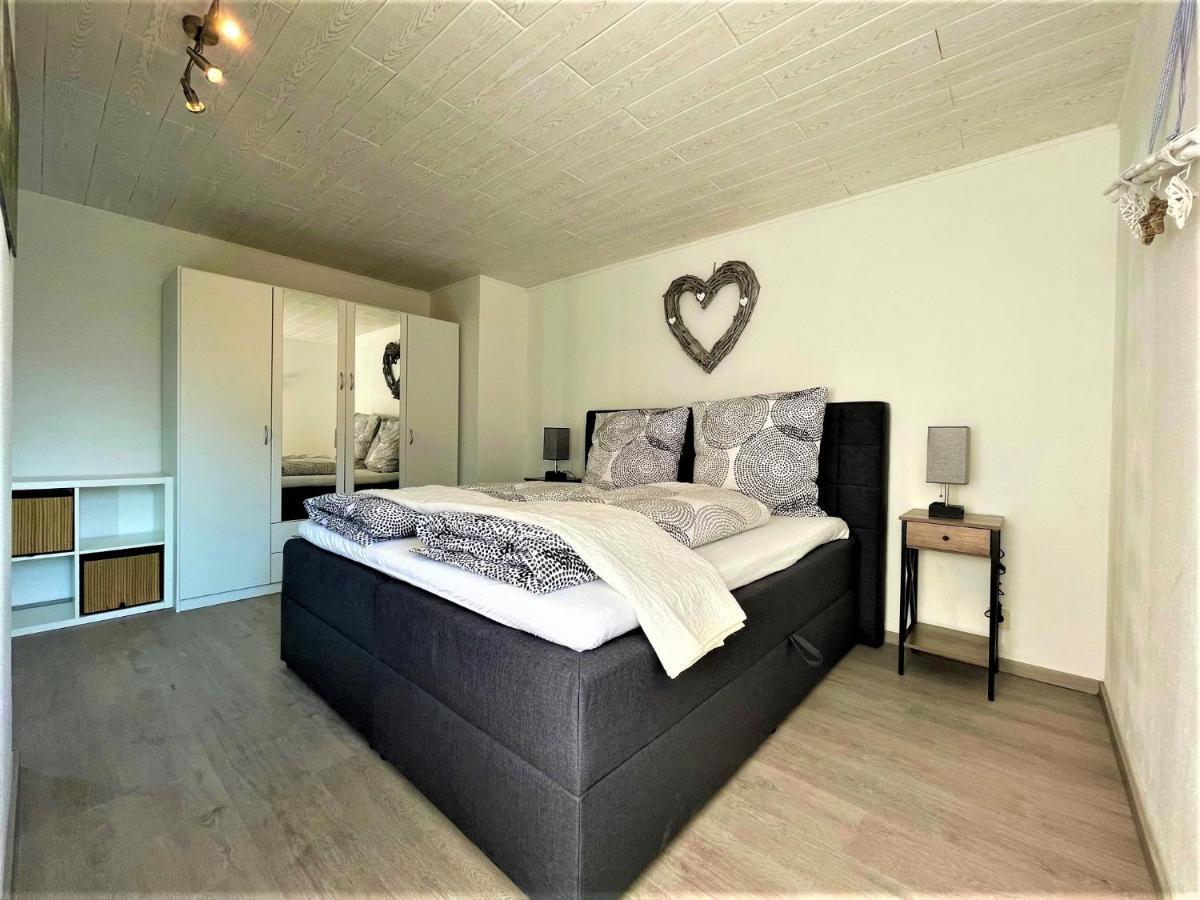 Ferienwohnung Traumhafter Moselblick, Garten&Lounge, Boxspringbett, TOP Lage Bullay Exterior foto